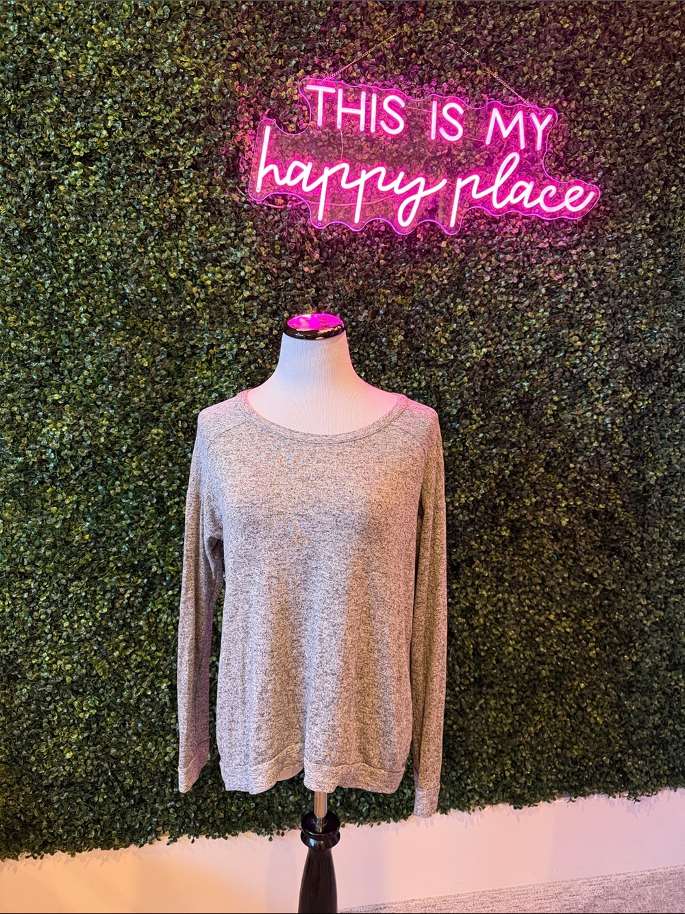 Harlowe & Graham Women's Long Sleeve Scoop Neck Top - Gray